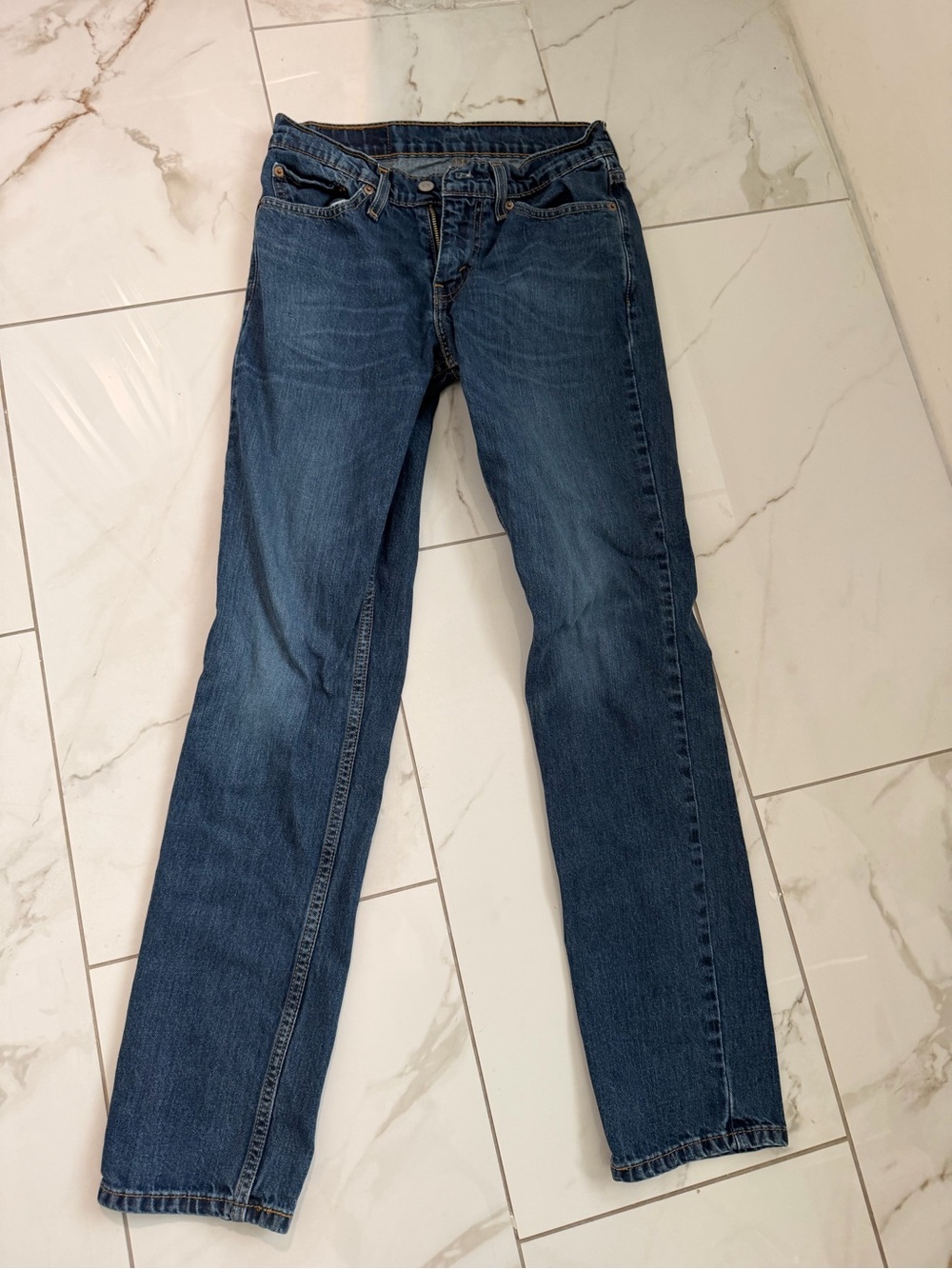 Levi’s Blue Jeans - W28 L32 straight leg